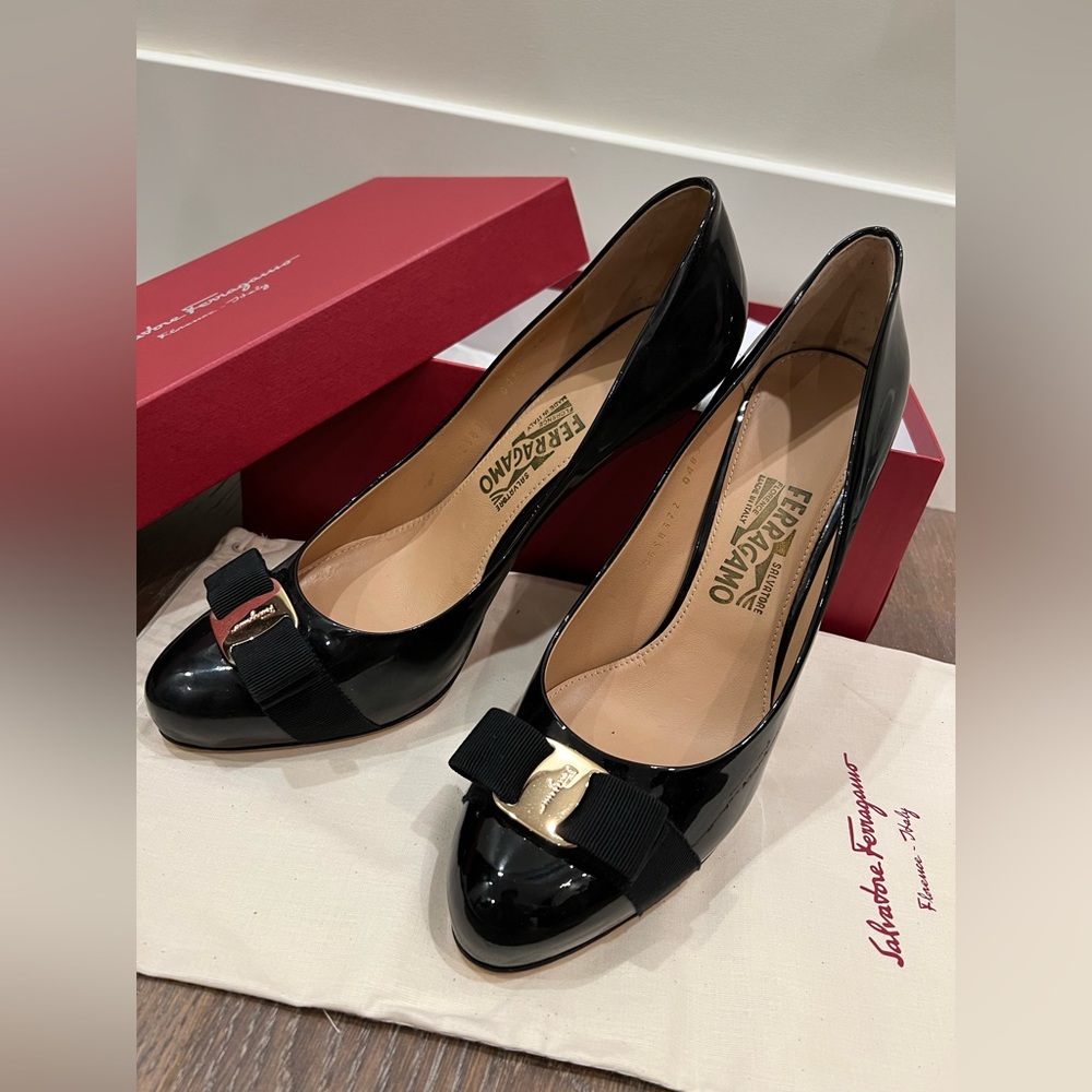SALVATORE FERRAGAMO - PIMPA PATENT BLACK - 590068 Nero women size 10 1/2